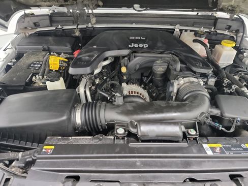 Used 2021 Jeep Gladiator Sport image 25