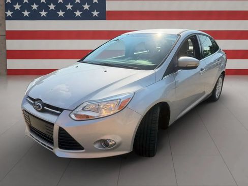 Used 2012 Ford Focus SEL FWD image 3