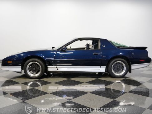 Used 1987 Pontiac Firebird Trans Am RWD image 2
