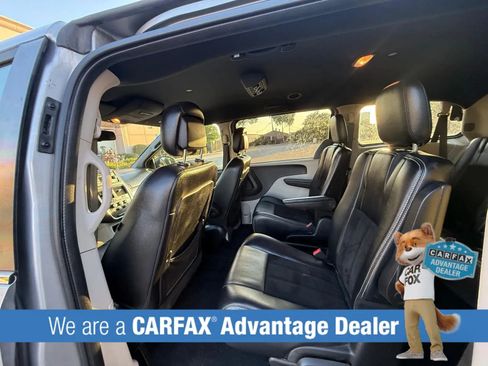 Used 2017 Dodge Grand Caravan SXT FWD image 16