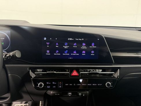 Used 2025 Kia Niro Wave w/ Wave Preserve Package FWD image 20