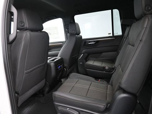 Used 2025 Chevrolet Suburban High Country AWD/4WD image 19