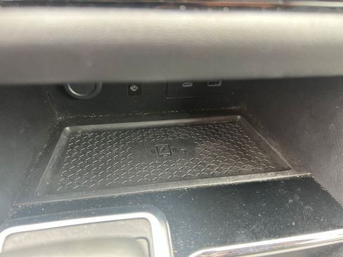 Used 2023 Nissan Pathfinder SL FWD image 3