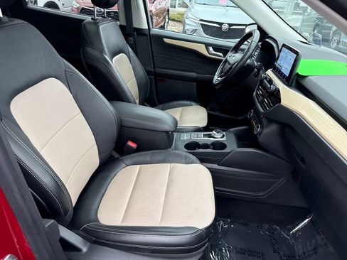 Certified 2021 Ford Escape Titanium w/ Titanium Elite Package image 8