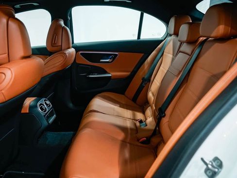 Used 2025 Mercedes-Benz C 300 Sedan image 18