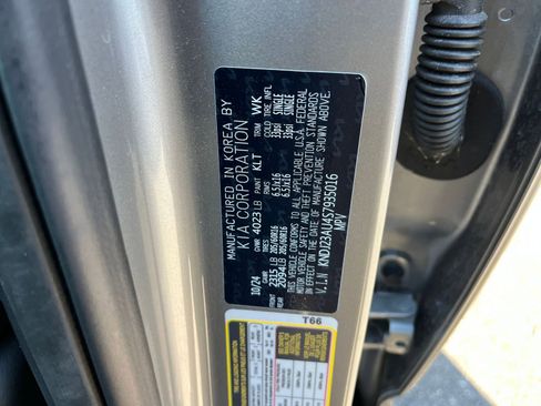 Used 2025 Kia Soul LX w/ LX Technology Package image 27