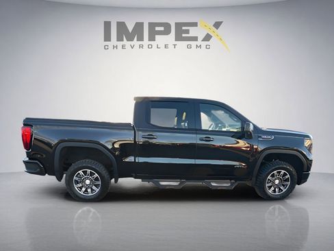Used 2024 GMC Sierra 1500 AT4 w/ Technology Package AWD/4WD image 7