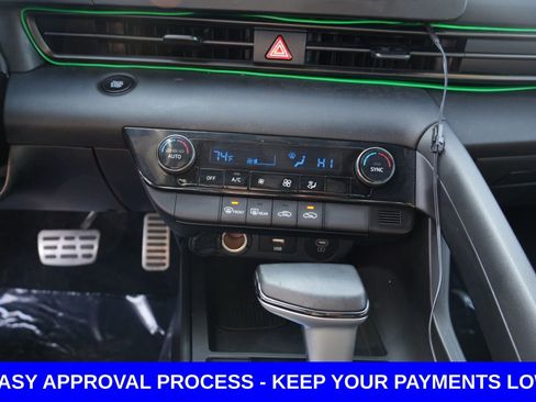 Used 2025 Hyundai Elantra Sport image 19