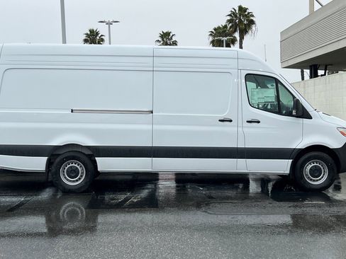 New 2025 Mercedes-Benz Sprinter 2500 image 4