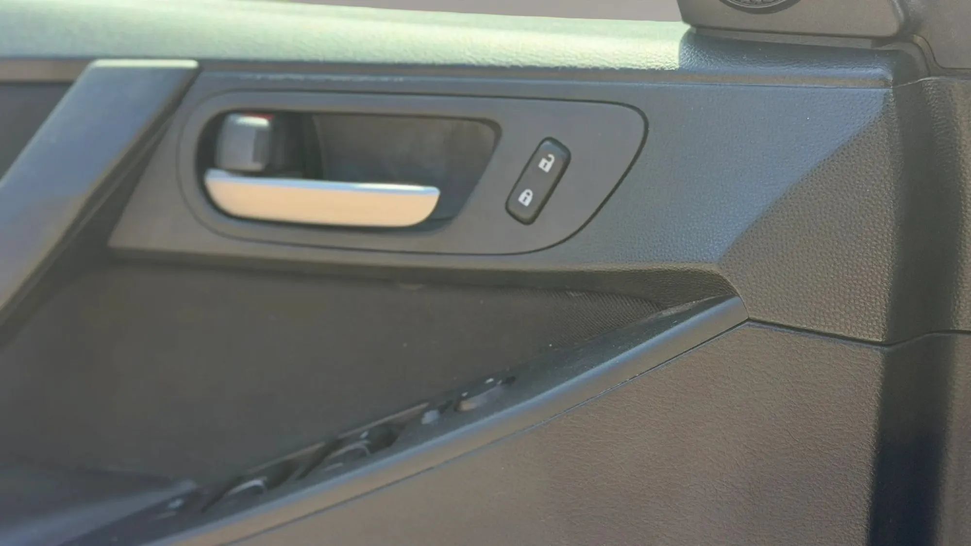Used 2013 MAZDA MAZDA3 i Touring FWD image 31