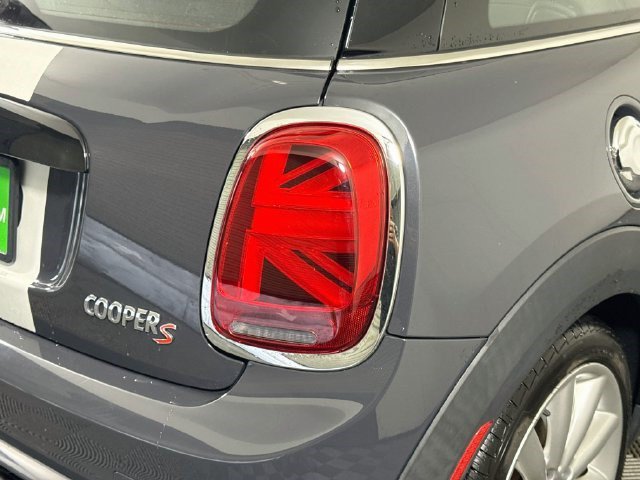 Used 2020 MINI Cooper S w/ Storage Package FWD image 31