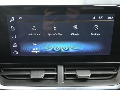 Used 2025 Chevrolet Trax RS w/ Driver Confidence Package image 14