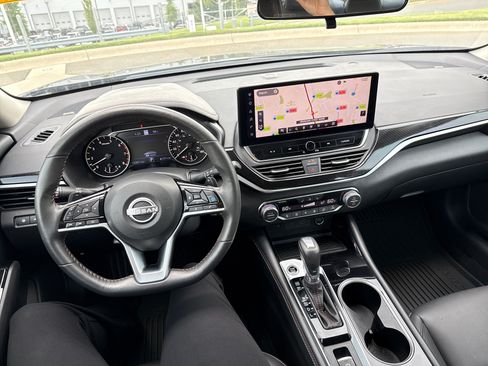 Used 2024 Nissan Altima 2.0 SR FWD image 29