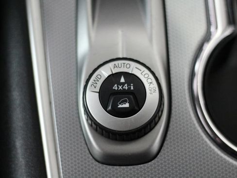 Used 2020 Nissan Pathfinder SL AWD/4WD image 30