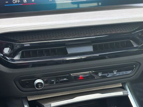 Certified 2025 BMW 330i Sedan image 26