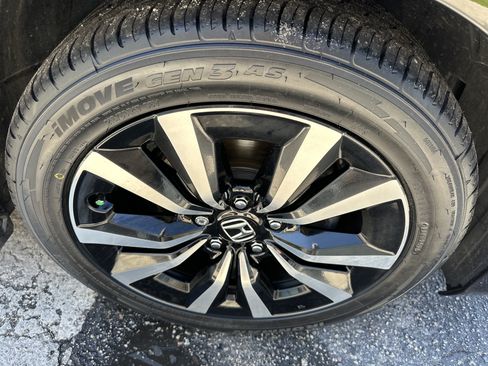 Used 2024 Honda Civic EX-L image 6