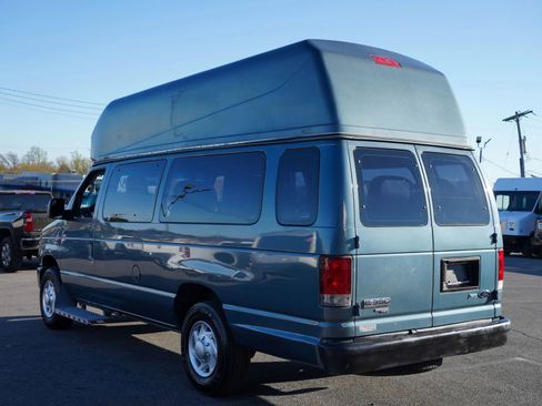 Used 2014 Ford E-350 and Econoline 350 Extended Super Duty w/ Power Group RWD image 4