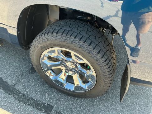 Used 2022 RAM 1500 Big Horn AWD/4WD image 19
