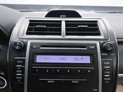 Used 2012 Toyota Camry LE FWD image 15