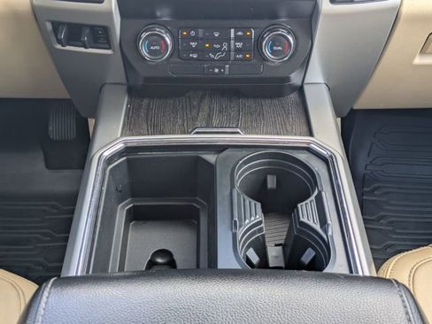 Used 2020 Ford F350 Lariat w/ Chrome Package image 21