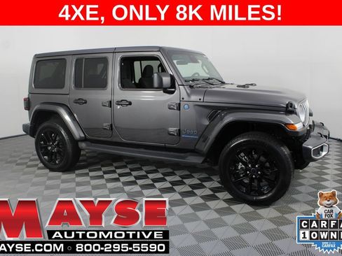 Used 2025 Jeep Wrangler Unlimited Sahara AWD/4WD image 1