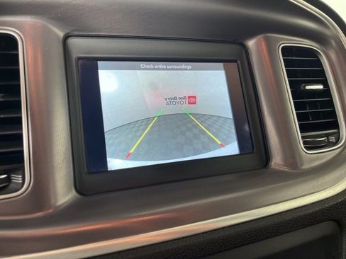 Used 2022 Dodge Charger SXT image 12