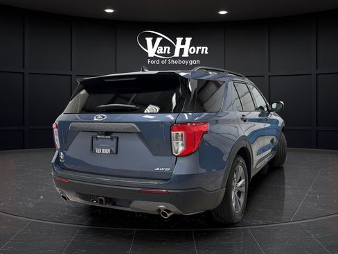 Used 2021 Ford Explorer XLT w/ Equipment Group 202A AWD/4WD image 7