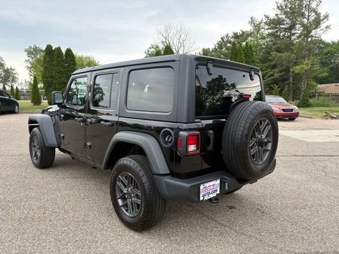Used 2025 Jeep Wrangler Unlimited Sport AWD/4WD image 3