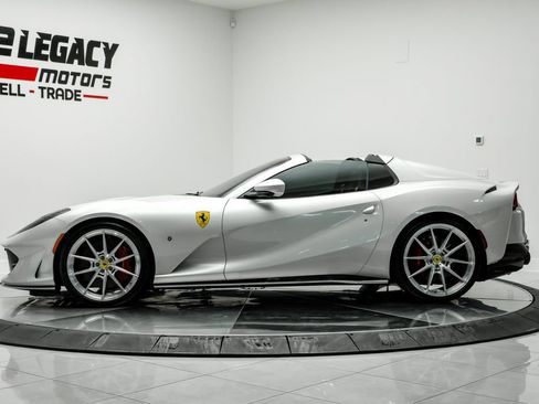 Used 2022 Ferrari 812 GTS RWD image 19