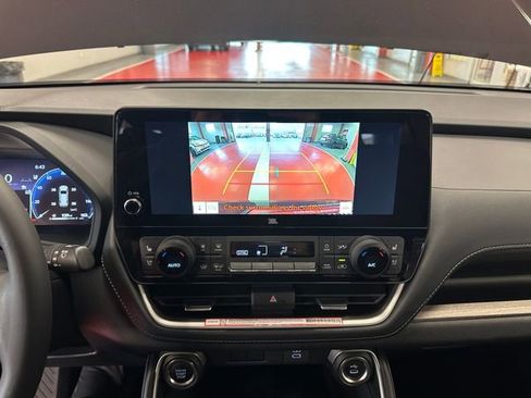 Used 2025 Toyota Grand Highlander AWD image 24