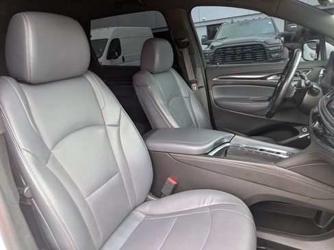 Used 2022 Buick Enclave Premium FWD image 19