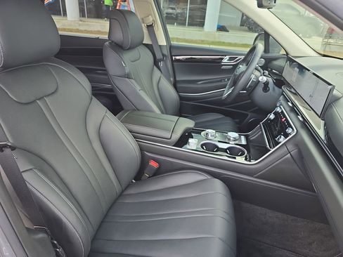 Used 2025 Genesis GV80 2.5T image 10