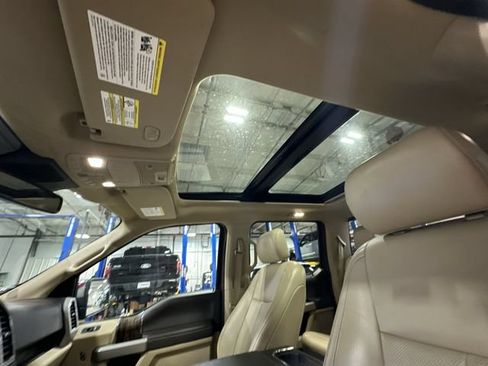 Used 2019 Ford F150 Lariat w/ Equipment Group 502A Luxury AWD/4WD image 20
