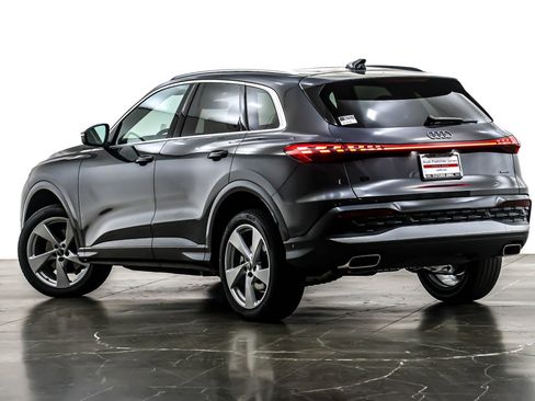 New 2025 Audi Q5 Premium Plus image 12