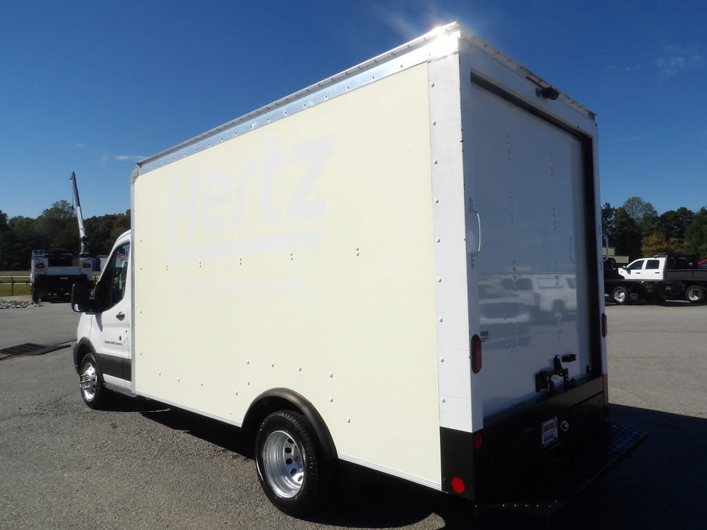 Used 2022 Ford Transit 350 DRW RWD image 4