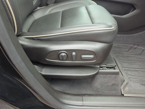 Used 2022 Chevrolet Traverse Premier w/ Redline Edition image 42