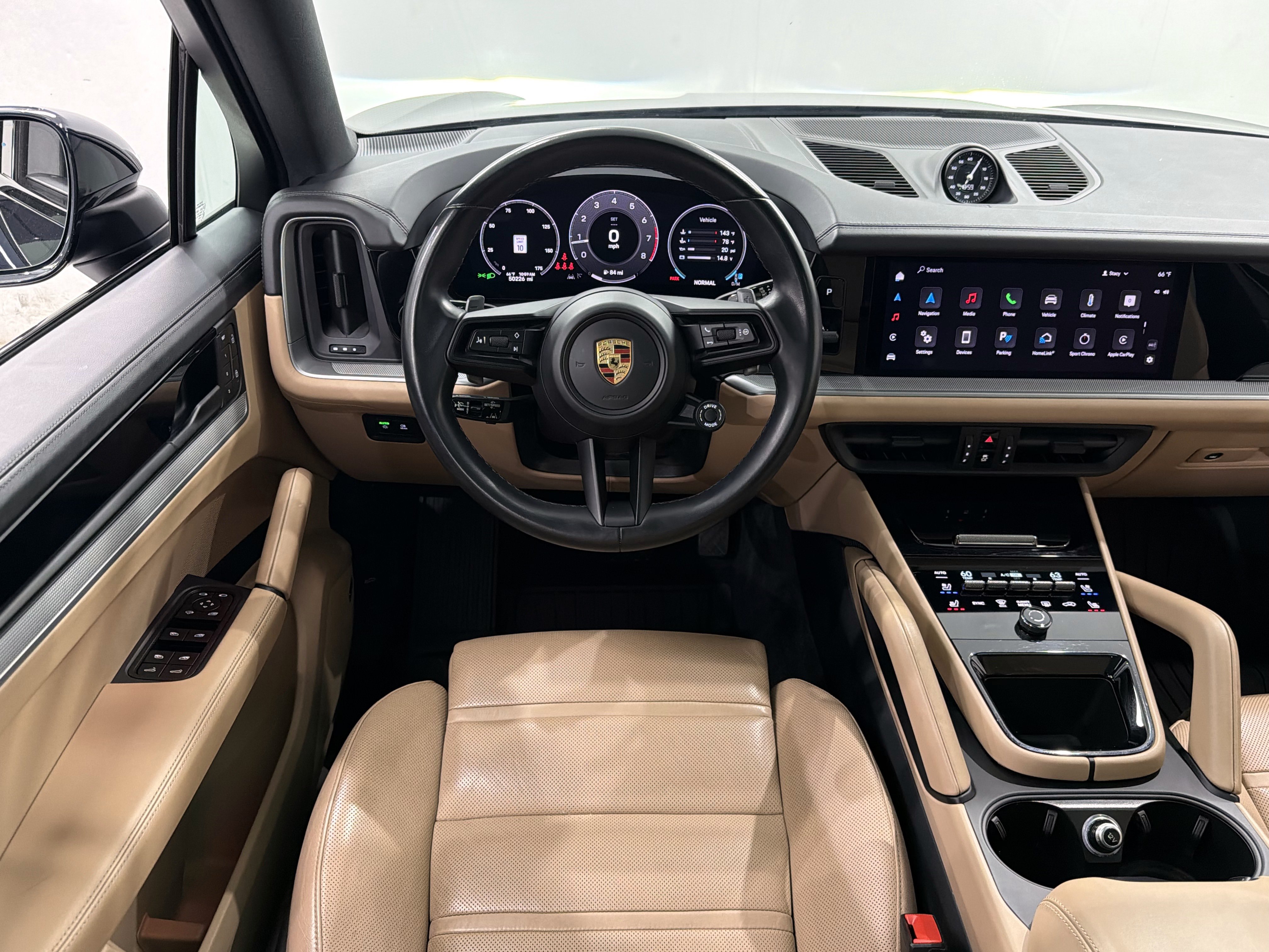 Certified 2024 Porsche Cayenne Coupe AWD/4WD image 24