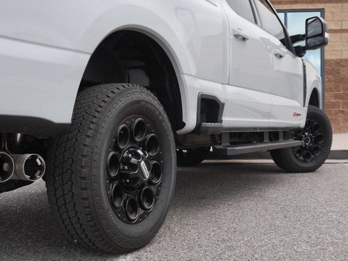 New 2026 Ford F250 Lariat w/ Black Appearance Package AWD/4WD image 10