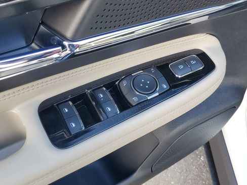 New 2026 Lincoln Corsair Premiere image 10