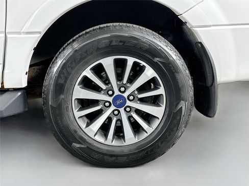 Used 2017 Ford Expedition EL XLT w/ Equipment Group 202A image 31