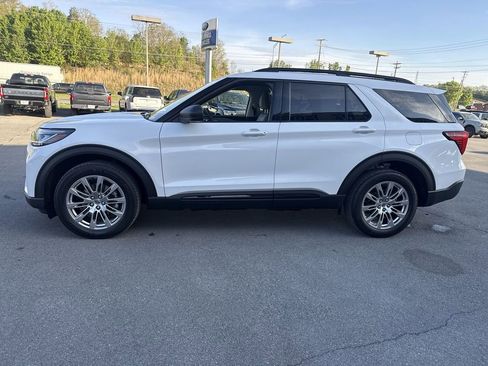 New 2026 Ford Explorer Active AWD/4WD image 3