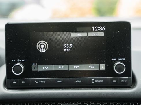 Used 2025 Honda HR-V Sport image 19