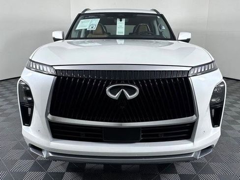 Certified 2025 INFINITI QX80 Sensory image 3