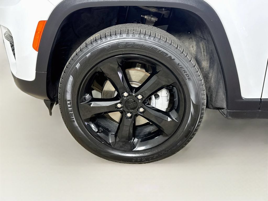 Certified 2025 Jeep Grand Cherokee Limited w/ Black Appearance Package AWD/4WD image 28