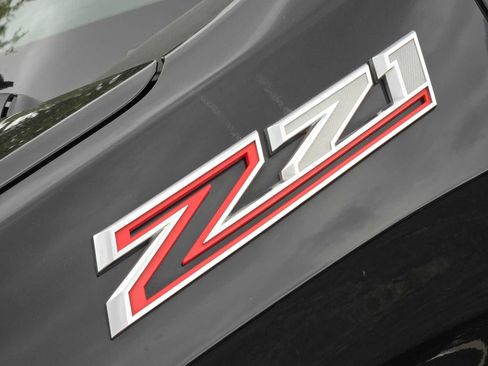 Used 2019 Chevrolet Silverado 1500 LTZ image 12