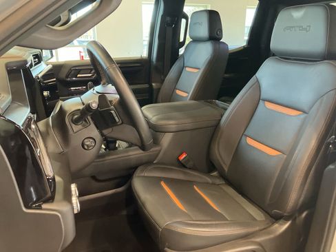Used 2024 GMC Sierra 1500 AT4 w/ Technology Package AWD/4WD image 13