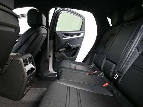 Certified 2026 Porsche Cayenne Coupe AWD/4WD image 17