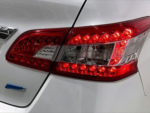 Used 2014 Nissan Sentra S image 24