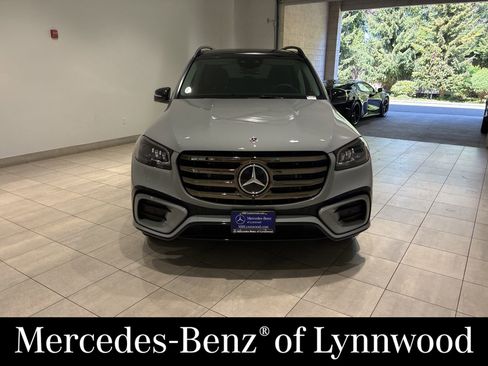 New 2026 Mercedes-Benz GLS 450 4MATIC image 2