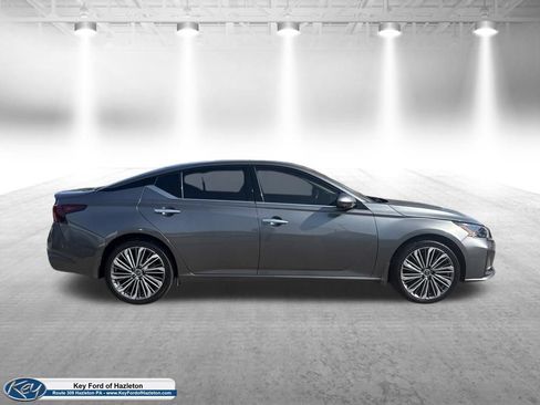 Used 2023 Nissan Altima 2.5 SL AWD/4WD image 9